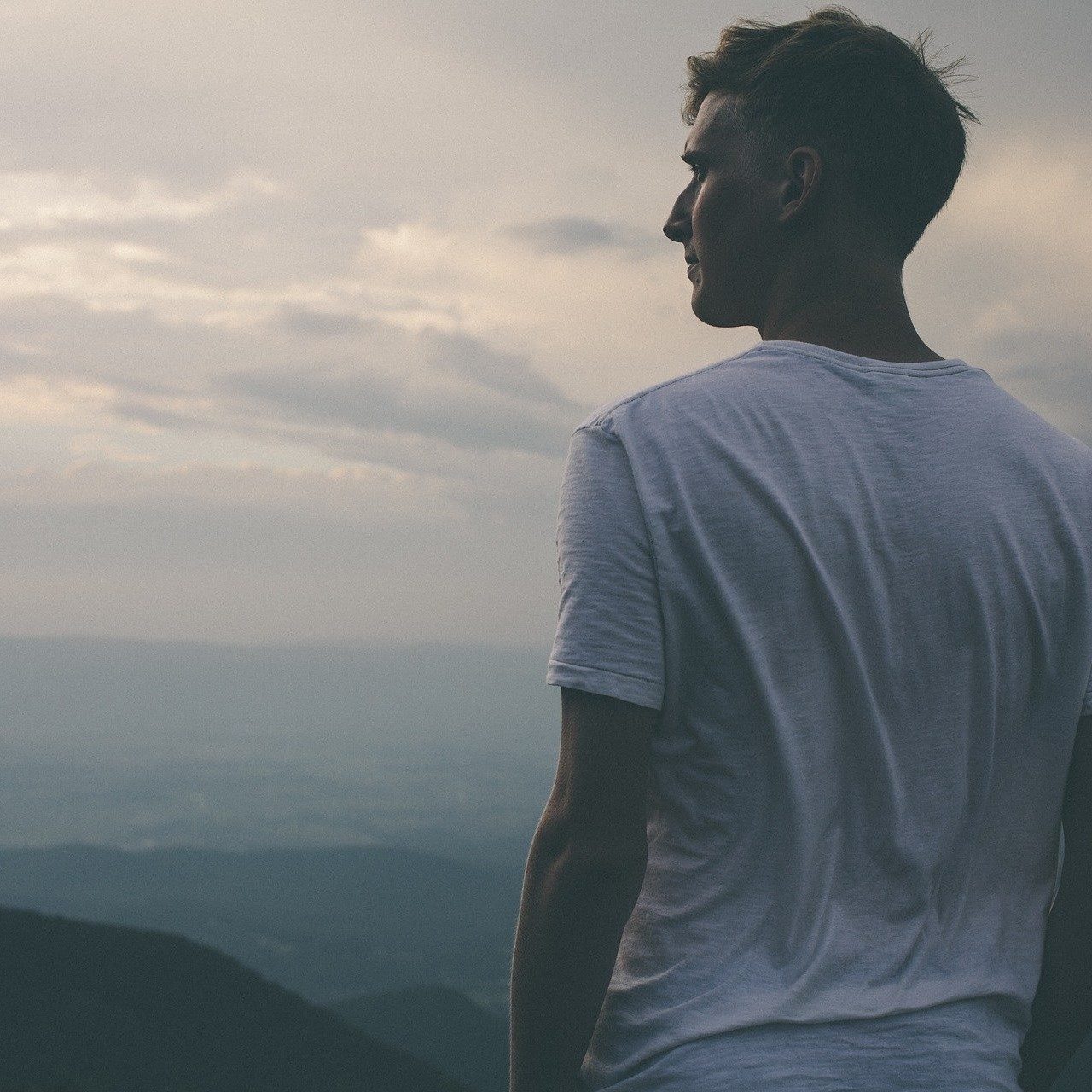 man_s https://www.hladinaalfa.cz/wp-content/uploads/2019/11/man_s-1280x1280.jpg